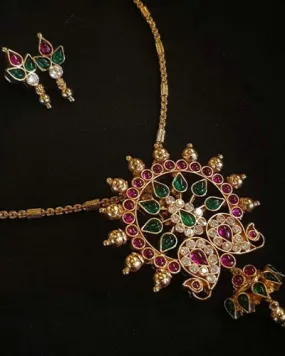 ADVAITHA PENDANT SET