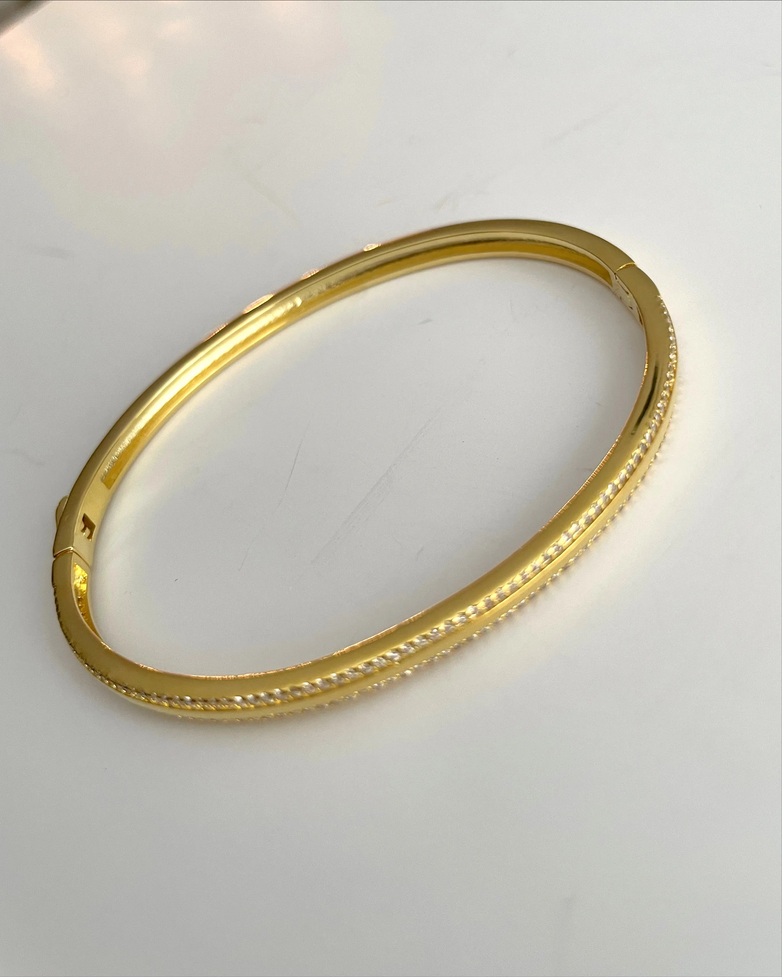 Arlo zirconia gold bangle