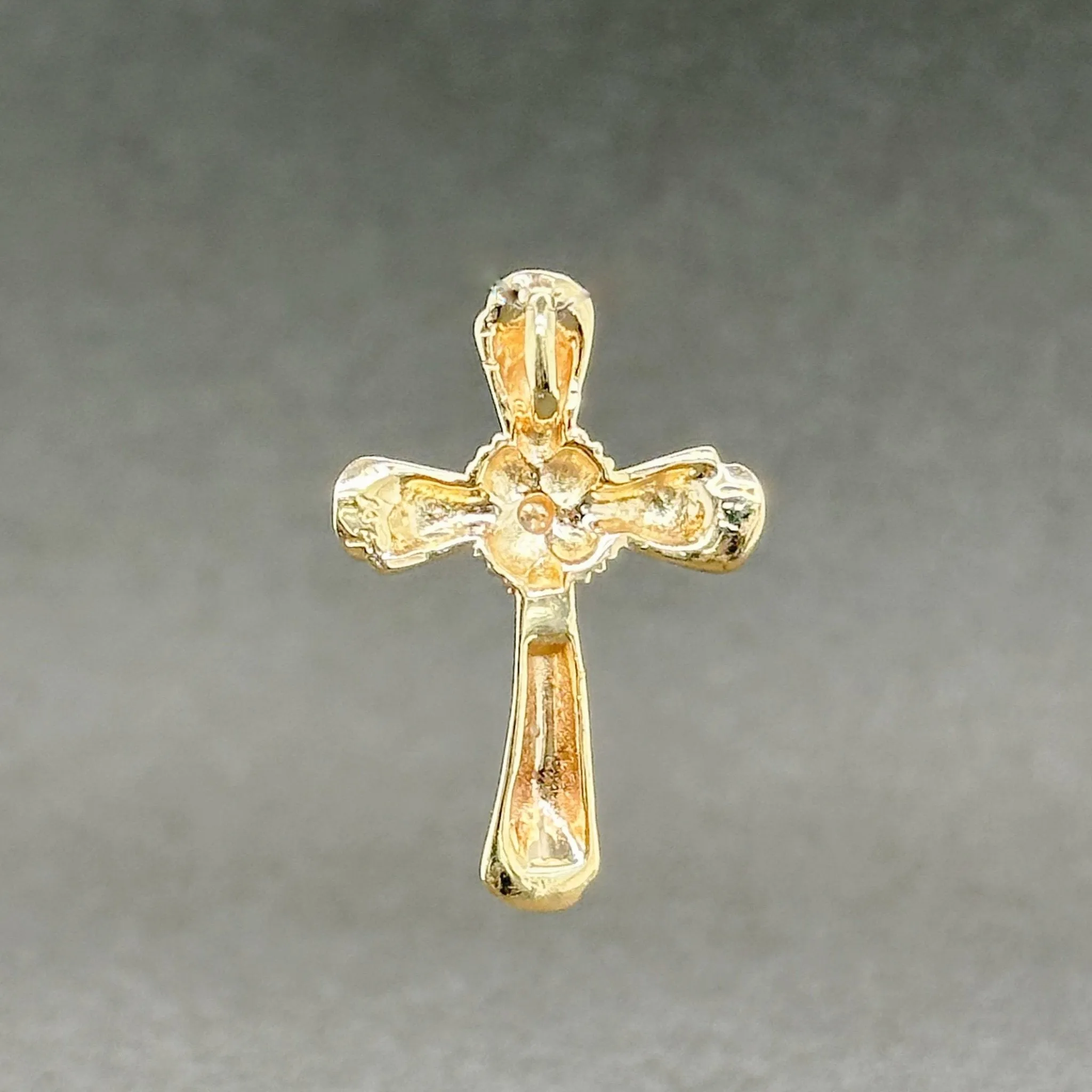 Estate 14K Y Gold 0.03ct I/SI2 Diamond Cross Pendant