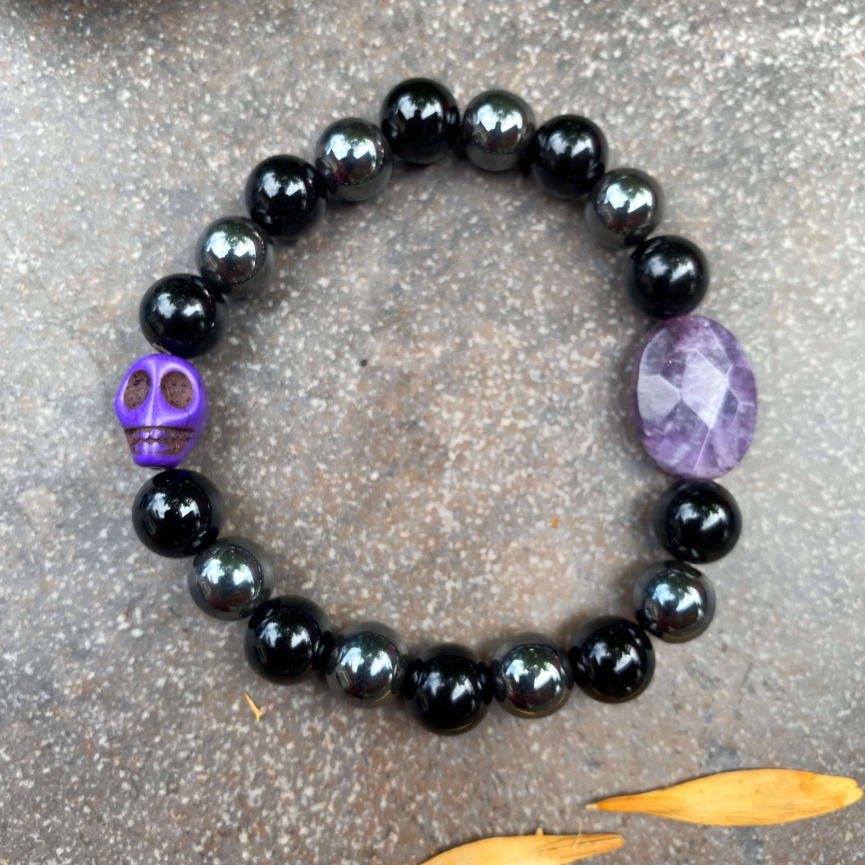 Hematite, Onyx, Amethyst, Howlite Gemstone Skull Stretch Bracelet