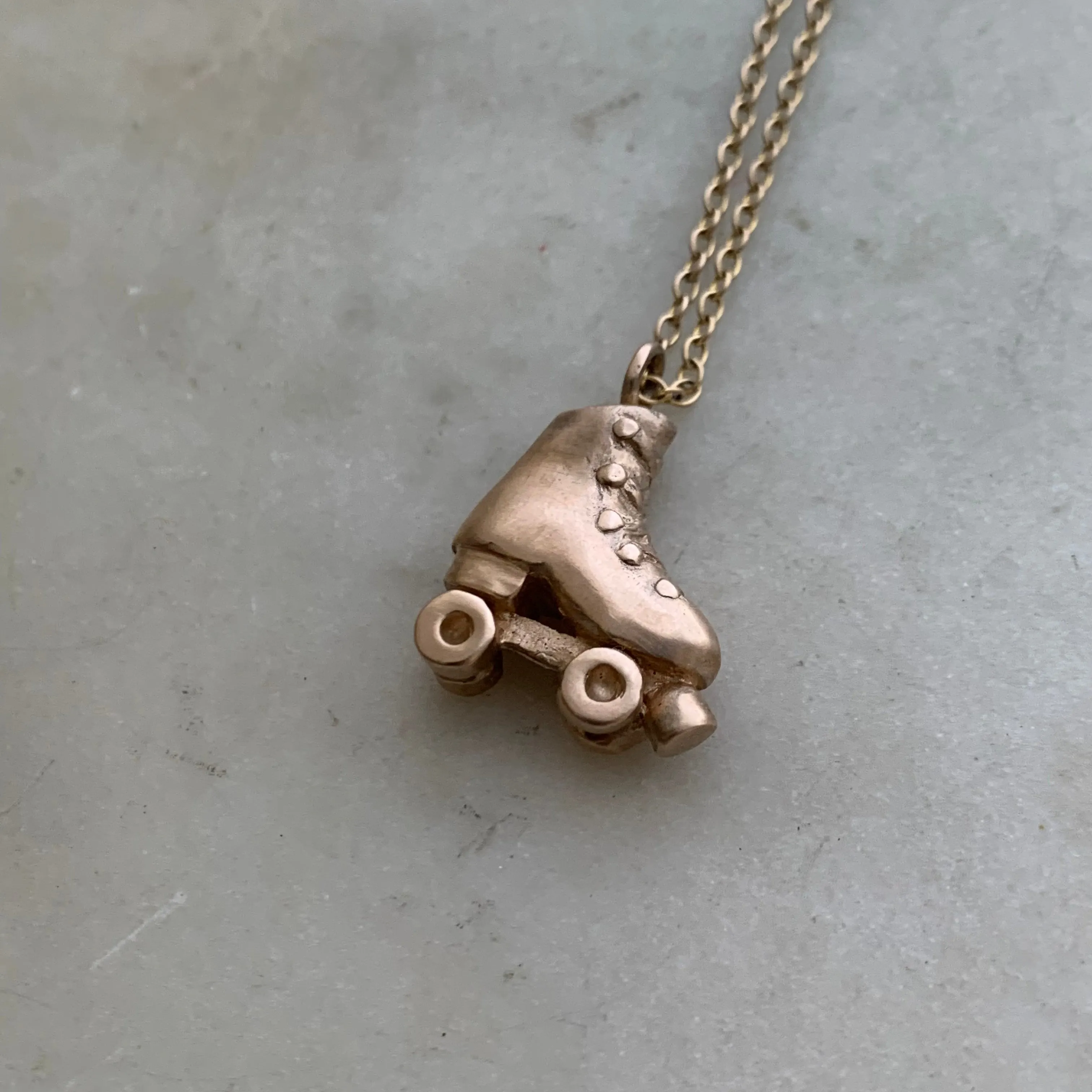 ROLLER SKATE PENDANT