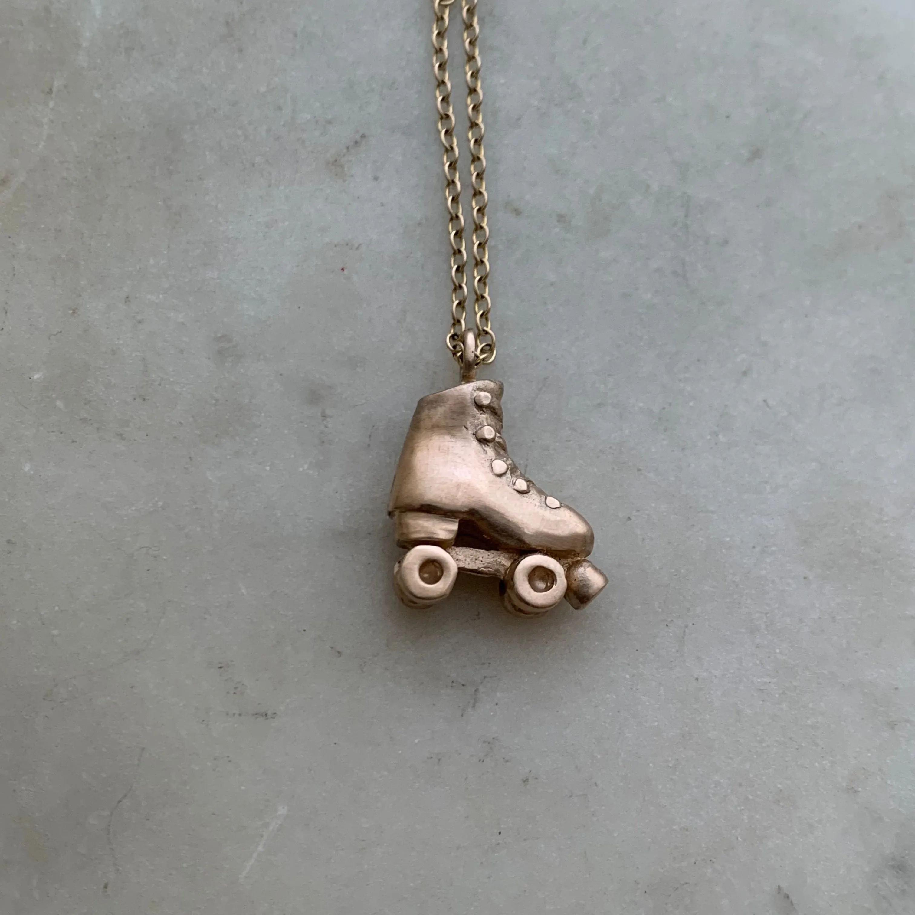 ROLLER SKATE PENDANT