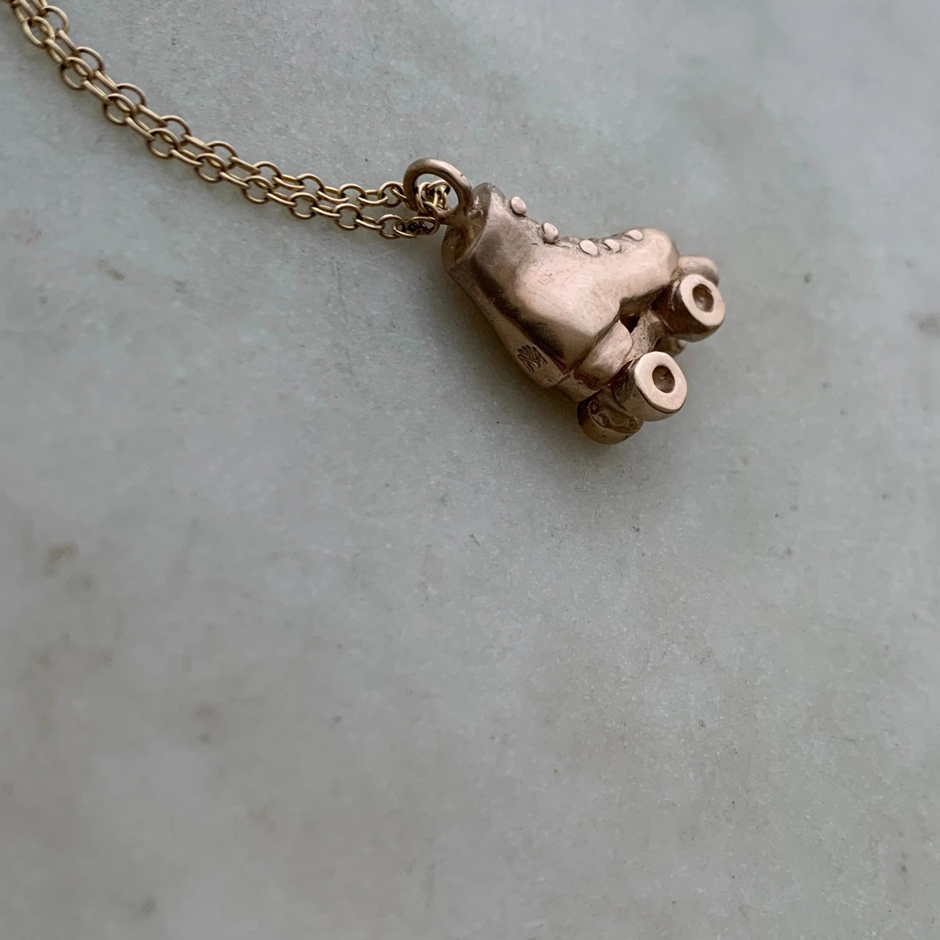 ROLLER SKATE PENDANT