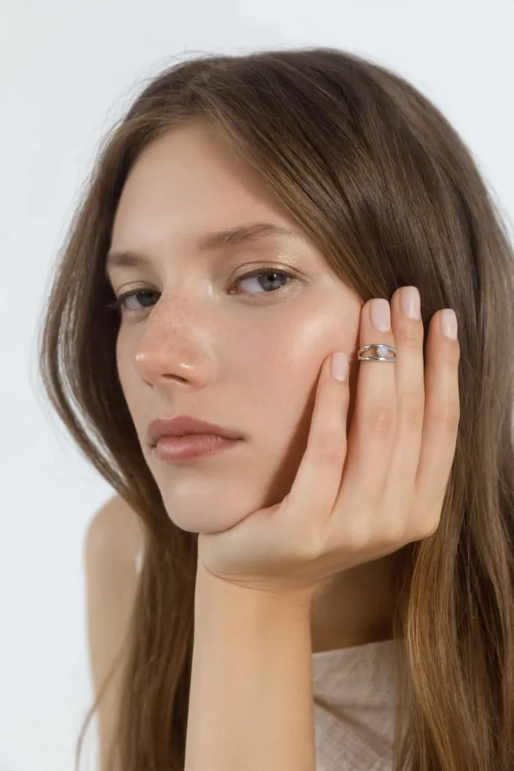 Toe ring with pearl in silver