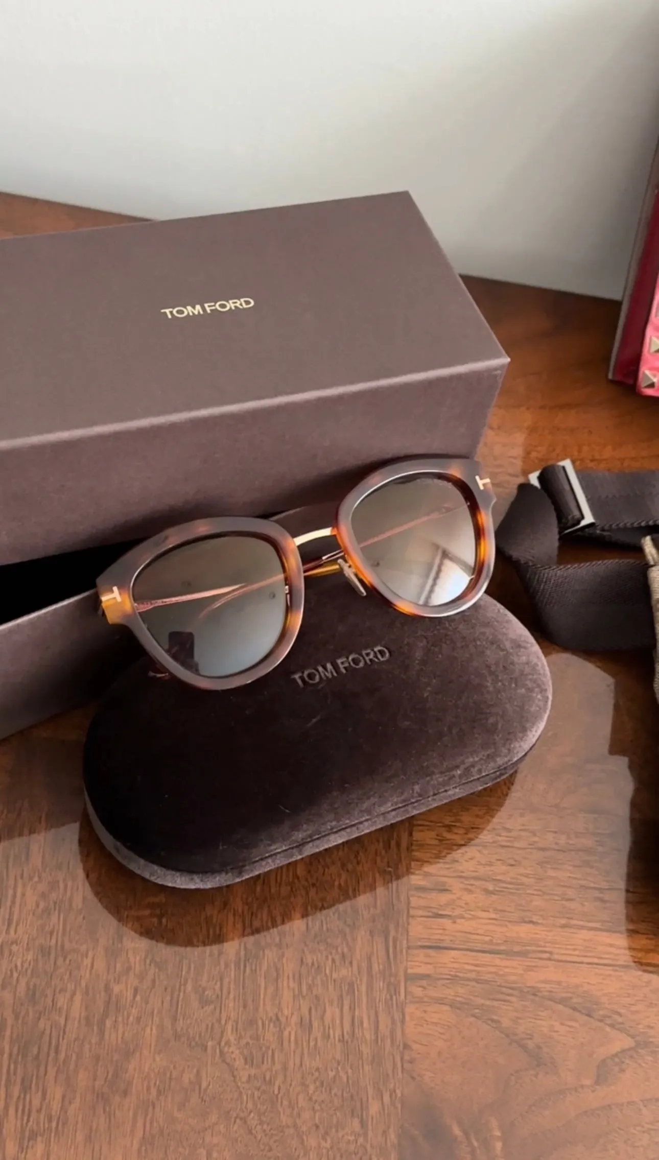 Tom Ford TF574 Mia 02 Brown Round Tortoise Sunglasses